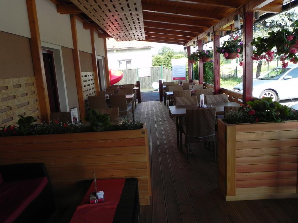 Motel Majolka Птуй Екстериор снимка