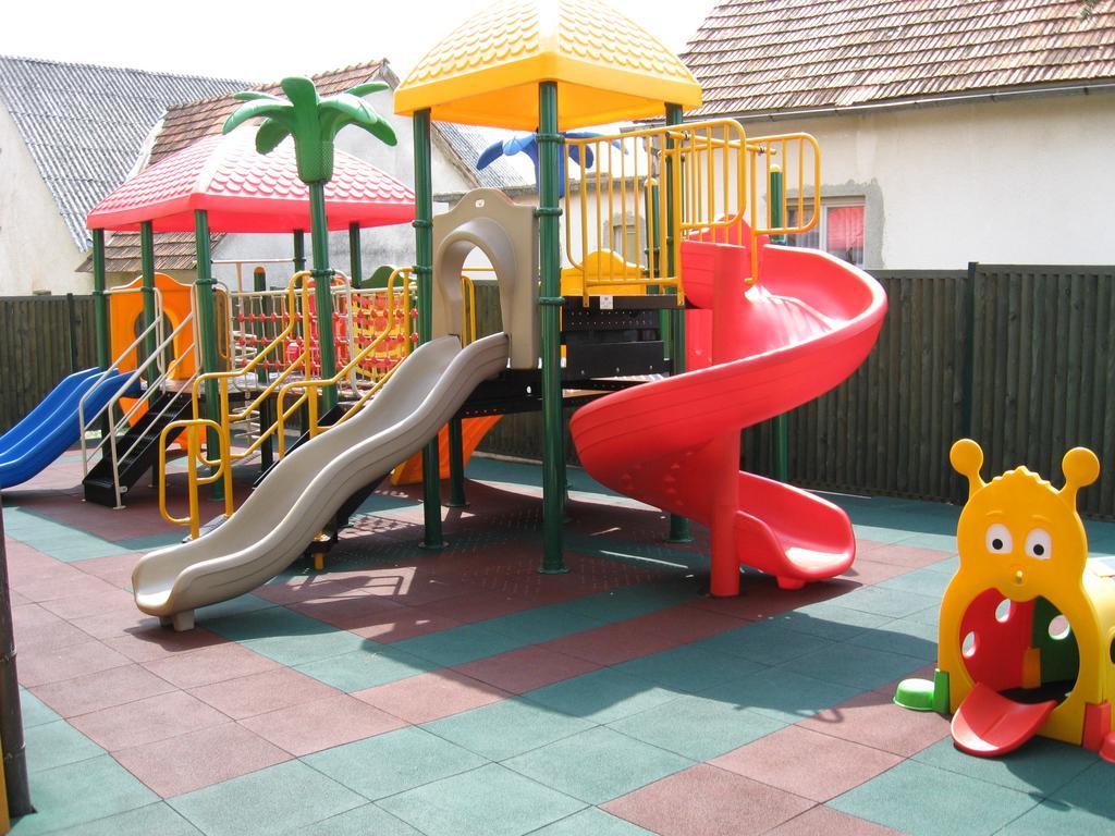 Motel Majolka Птуй Екстериор снимка